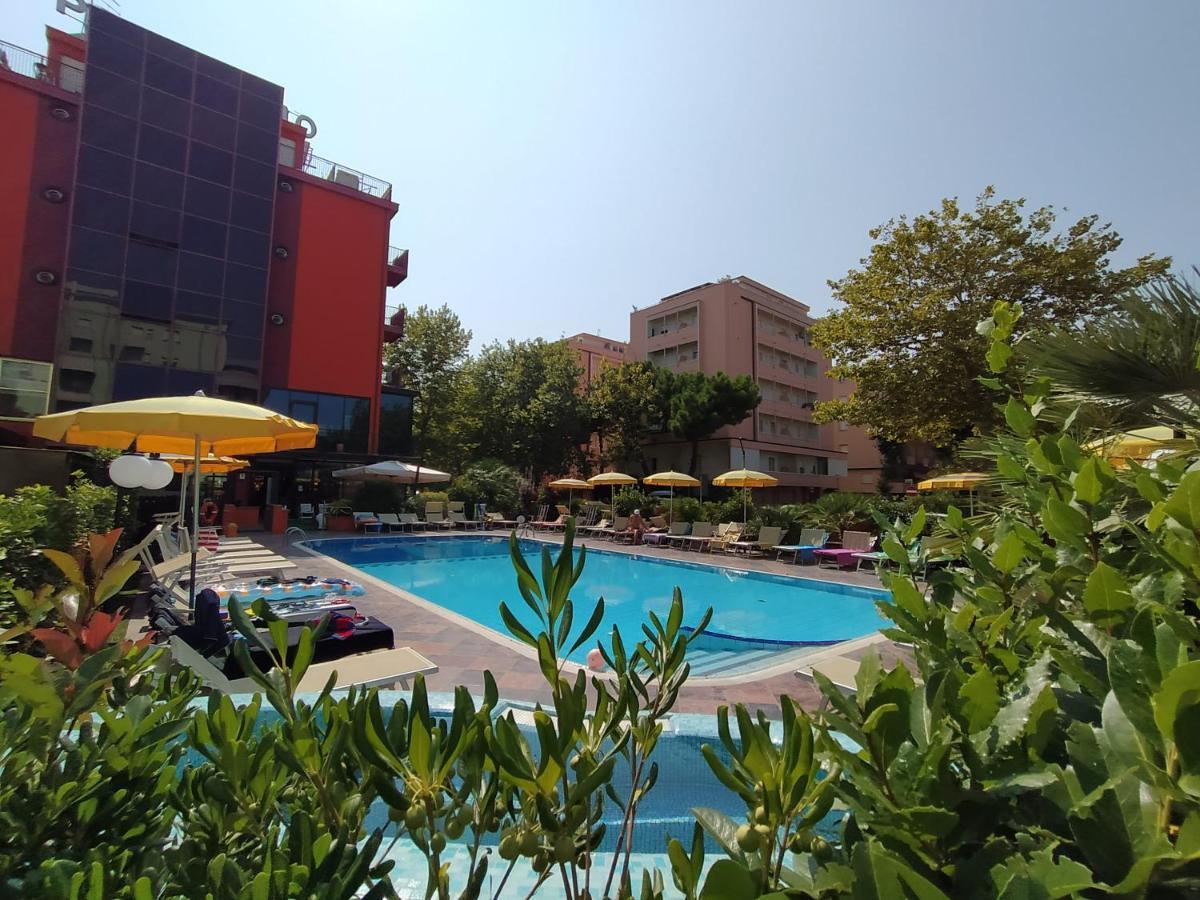 Hotel Prestigio เชเซนาติโก ภายนอก รูปภาพ
