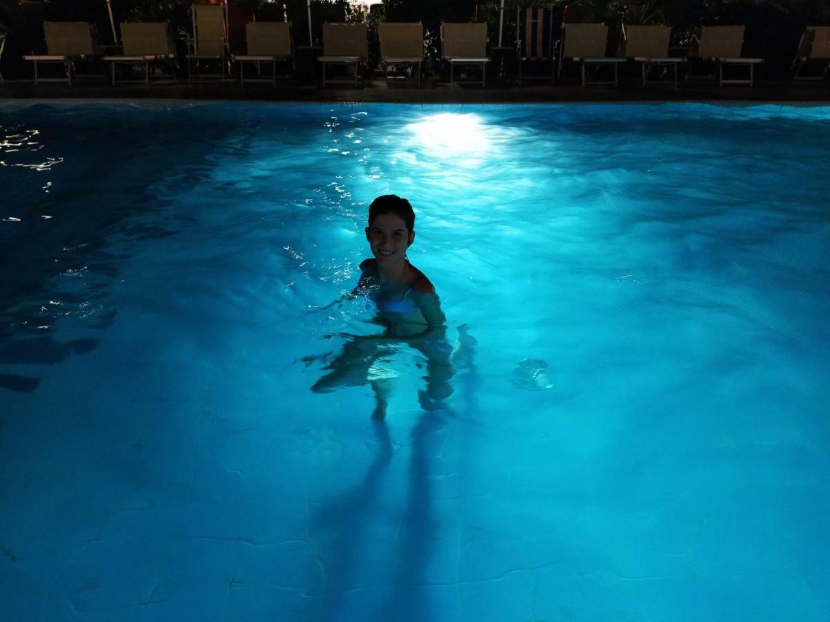Hotel Prestigio เชเซนาติโก ภายนอก รูปภาพ